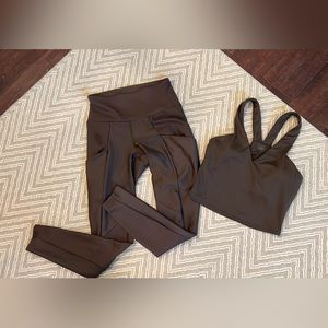 COPY - XS ALO Yoga expresso Legging and Cropped tank / bra set